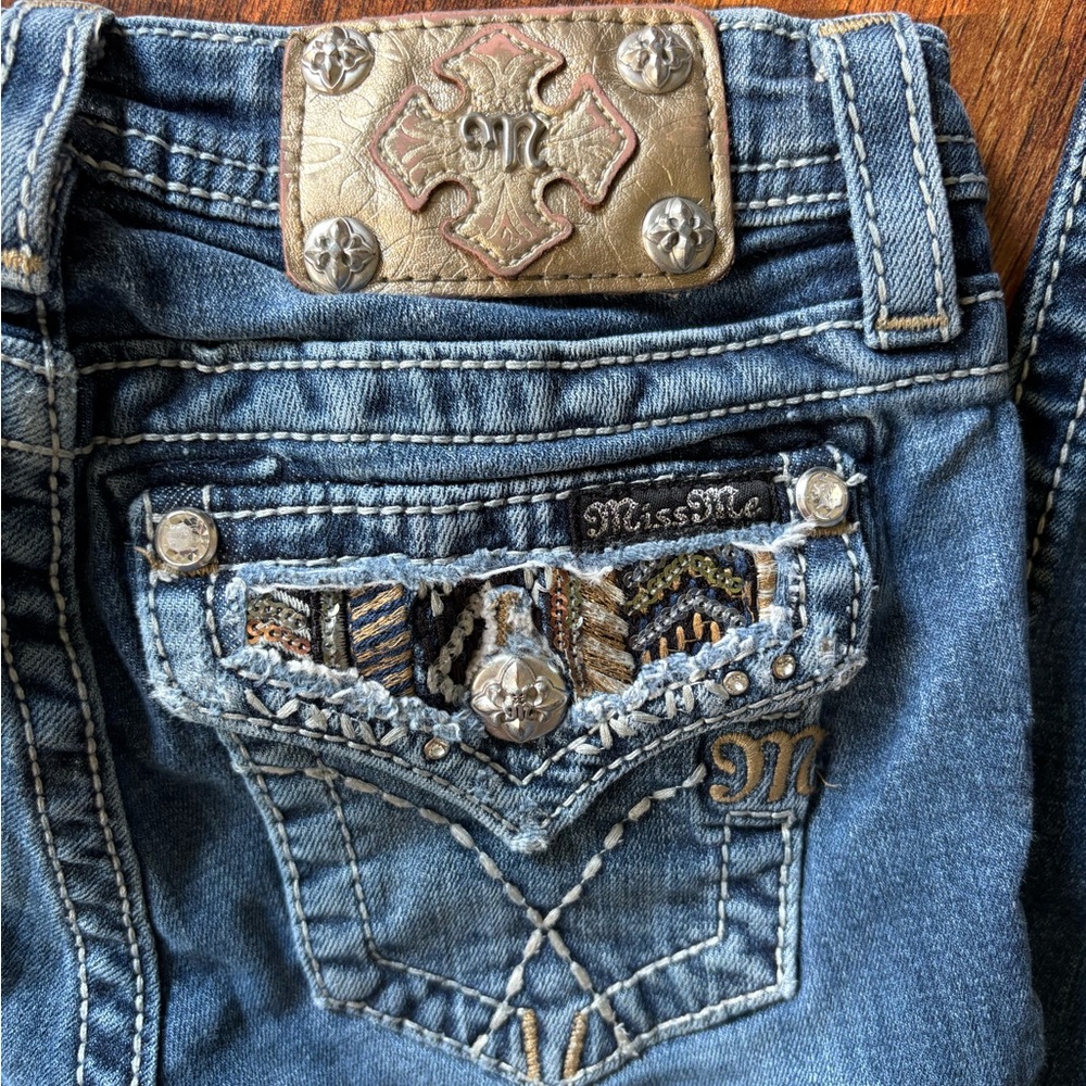 Miss Me Girls Blue Jeans with Embellished Pockets - Picture 3 of 11
